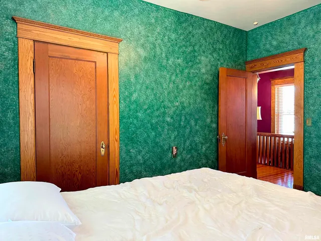 $139,900 | 404 East 5th Street, Johnston City, IL 62951