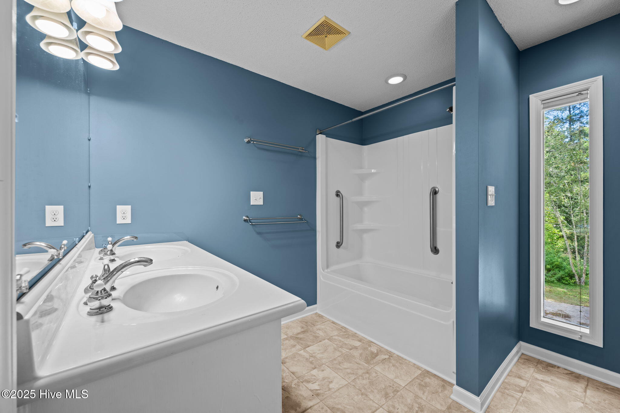 5504 Gondolier Drive New Bern, NC 28560 - Photo 22 of 87 24-web-or-mls-DSC_3849