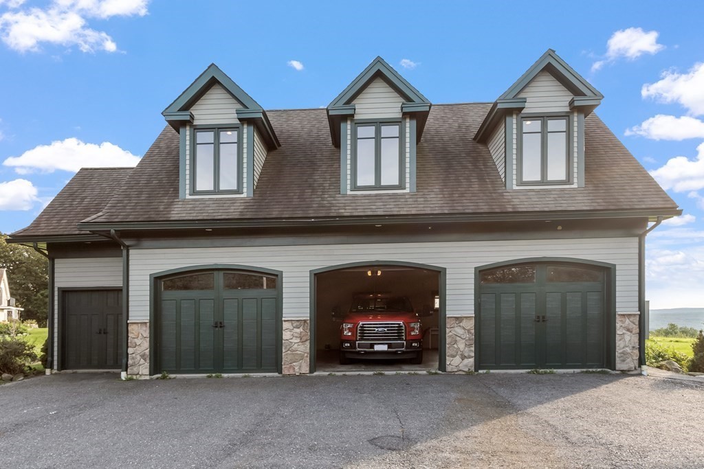 36 Osgood Road Sterling, MA 01564 - Photo 32 of 40 a front view of a house