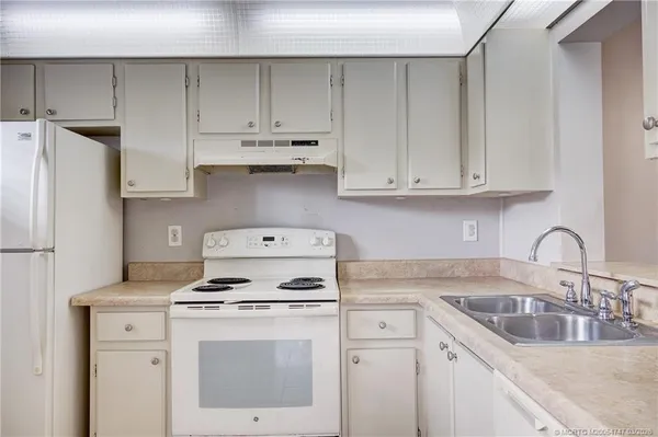 $170,000 | 3051 Southeast Aster Lane, Unit 404, Stuart, FL 34994