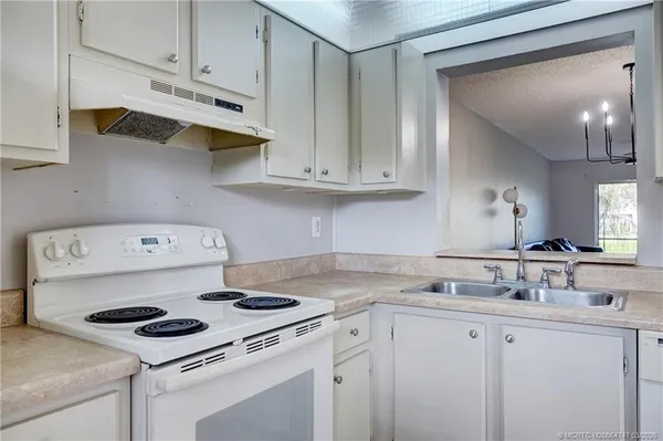 $170,000 | 3051 Southeast Aster Lane, Unit 404, Stuart, FL 34994