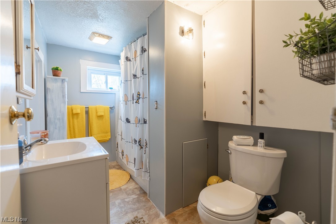 10678 Rochester Road East Rochester, OH 44625 - Photo 24 of 31 bathroom
