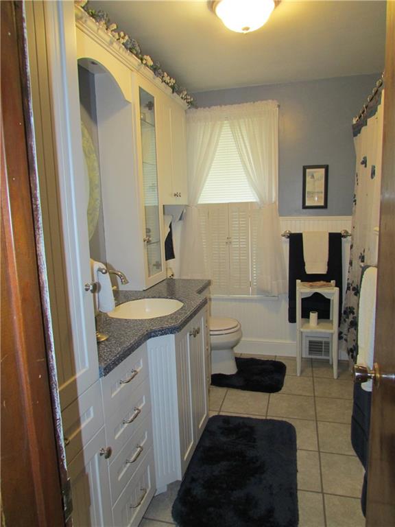 136 McKenzie Road Clinton, PA 15026 - Photo 16 of 25 Updated main bath with tub/shower.