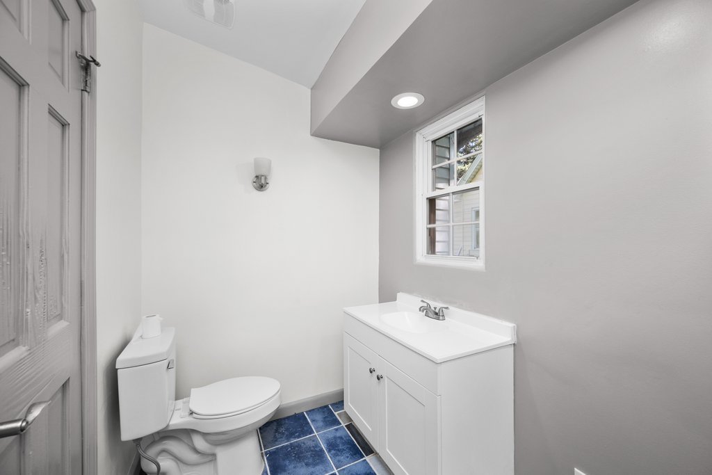 811 15th Street B Moline, IL 61265 - Photo 15 of 25