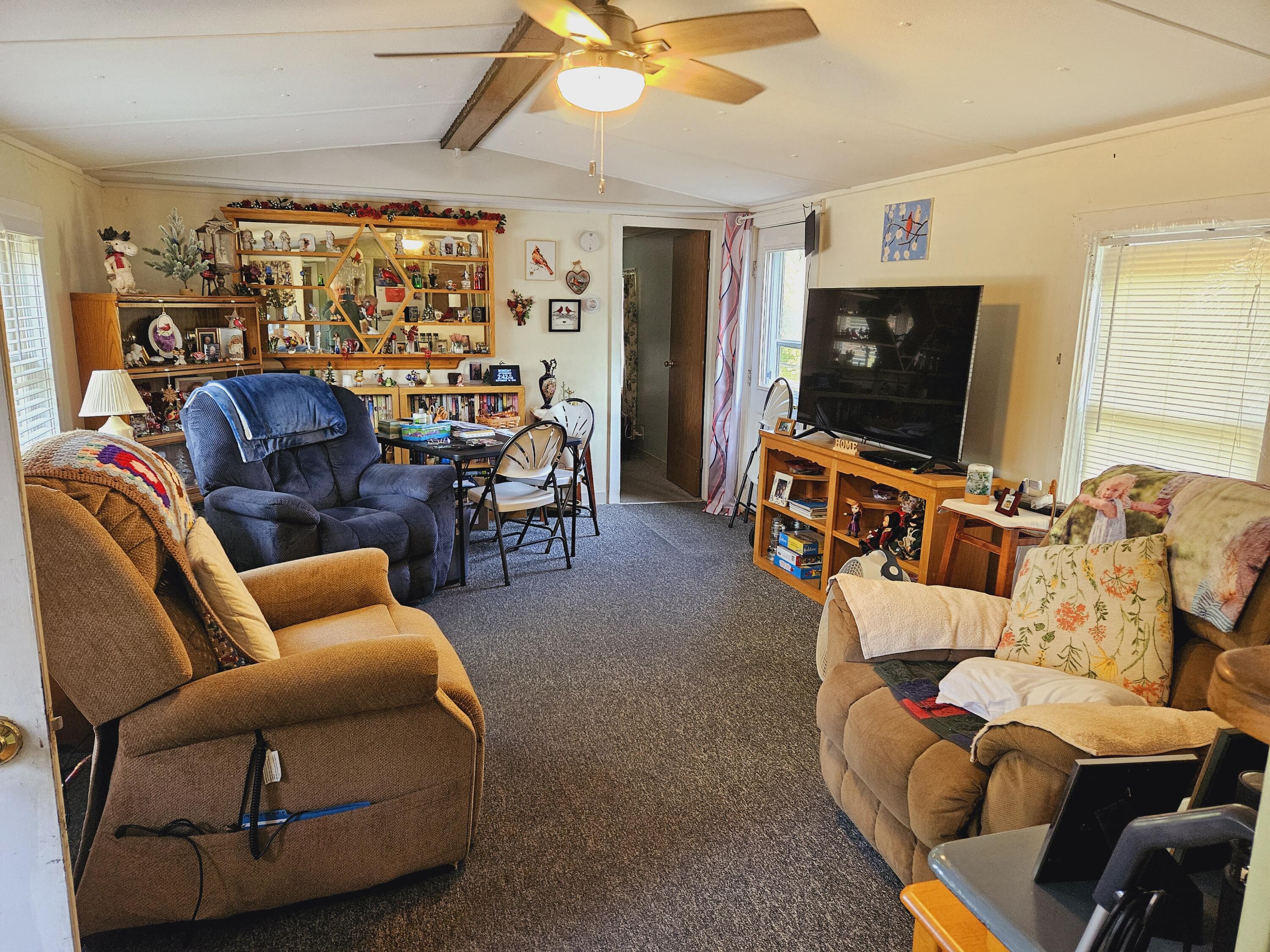 3 Raymond Road Topsham, ME 04086 - Photo 8 of 20 Living room Home #1