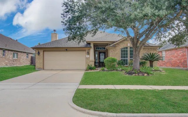 $299,900 | 1805 Foxglove Drive, La Porte, TX 77571