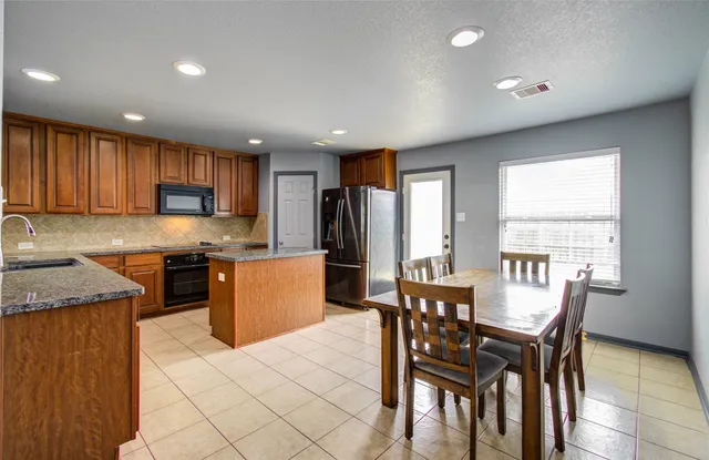 $299,900 | 1805 Foxglove Drive, La Porte, TX 77571