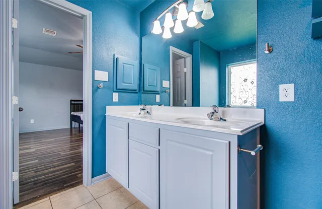 $299,900 | 1805 Foxglove Drive, La Porte, TX 77571