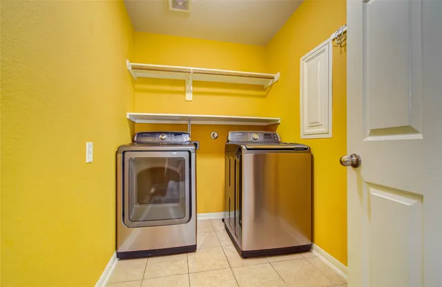 $299,900 | 1805 Foxglove Drive, La Porte, TX 77571