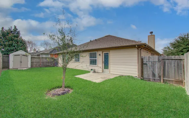 $299,900 | 1805 Foxglove Drive, La Porte, TX 77571