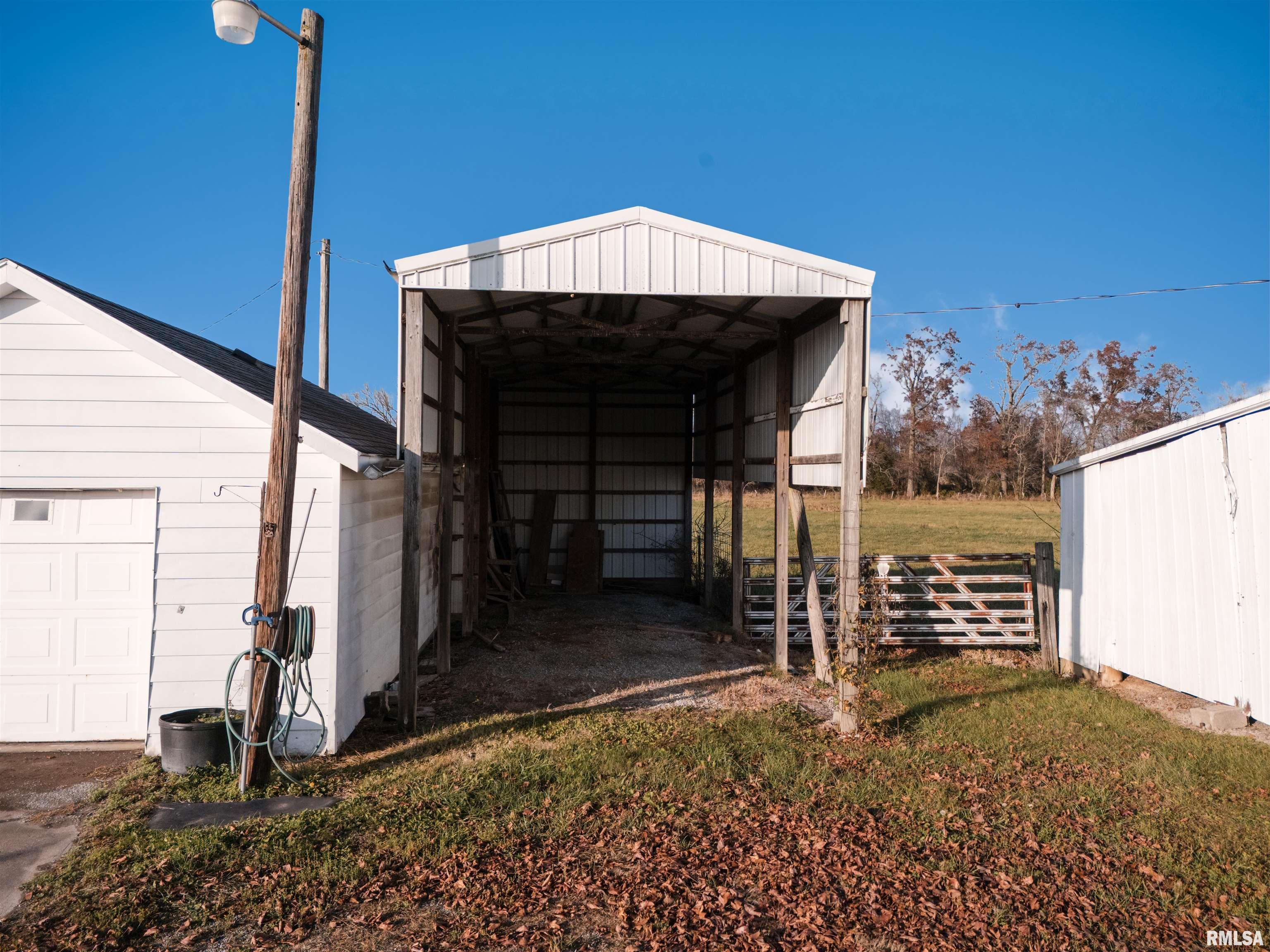 15546 Pittsburg Road Pittsburg, IL 62974 - Photo 28 of 48
