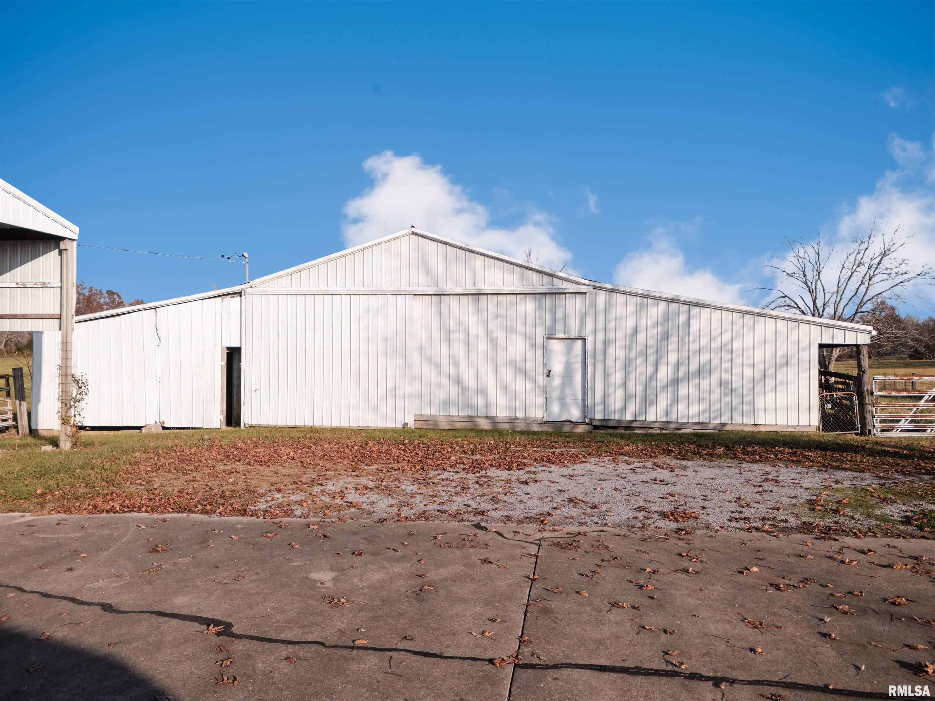 15546 Pittsburg Road Pittsburg, IL 62974 - Photo 29 of 48