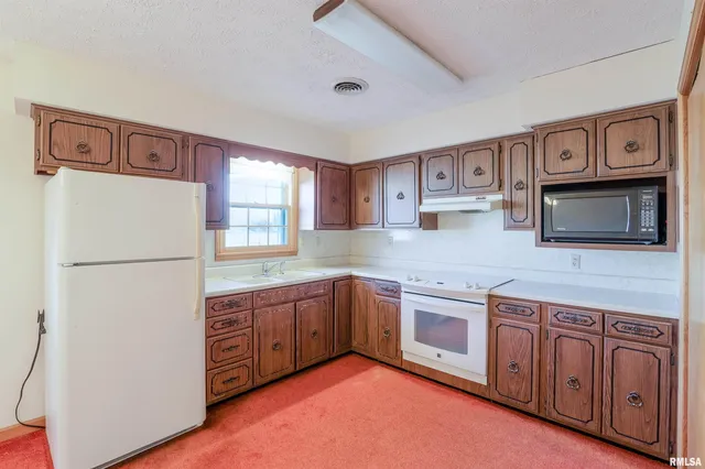 $139,900 | 15546 Pittsburg Road, Pittsburg, IL 62974