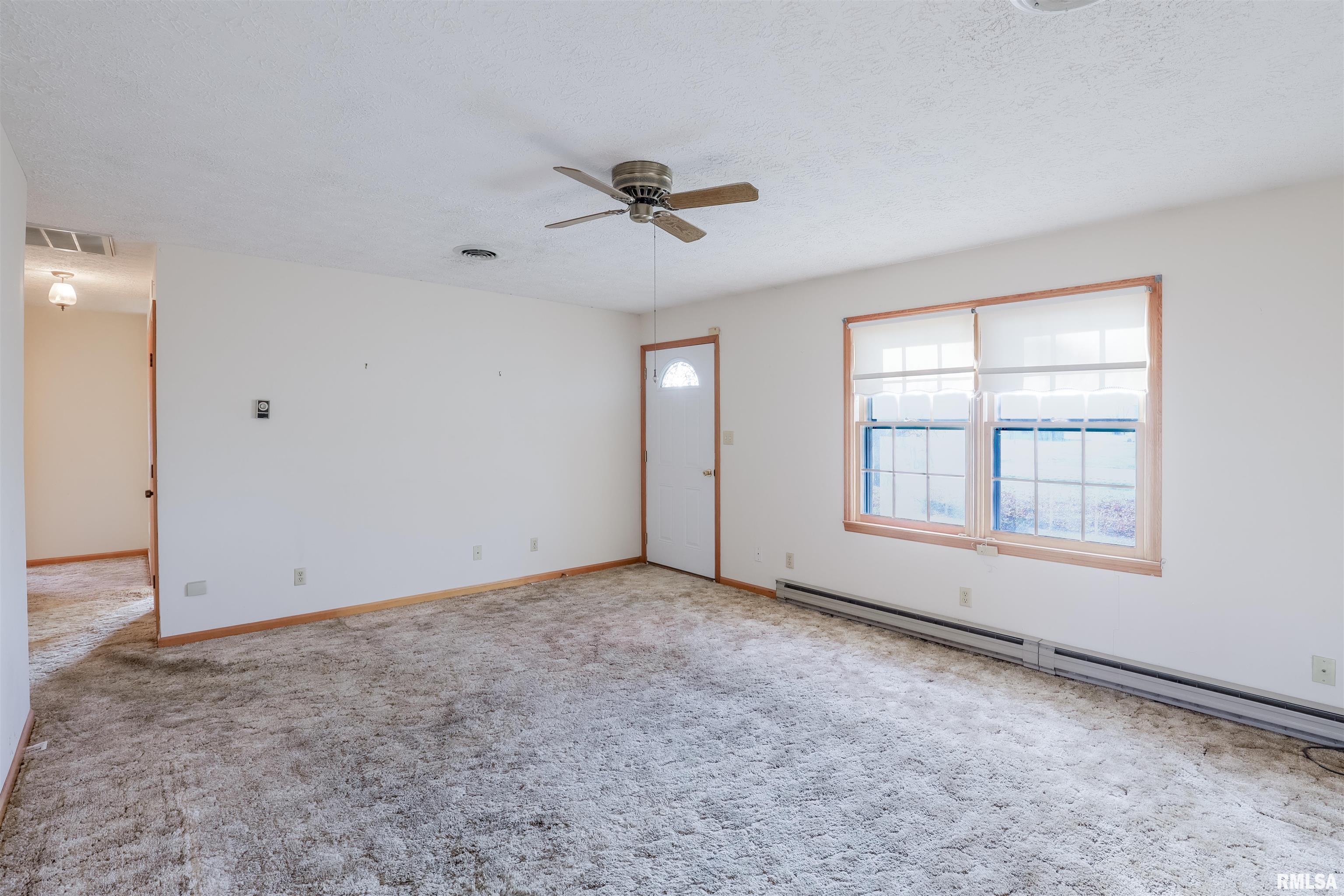 15546 Pittsburg Road Pittsburg, IL 62974 - Photo 7 of 48