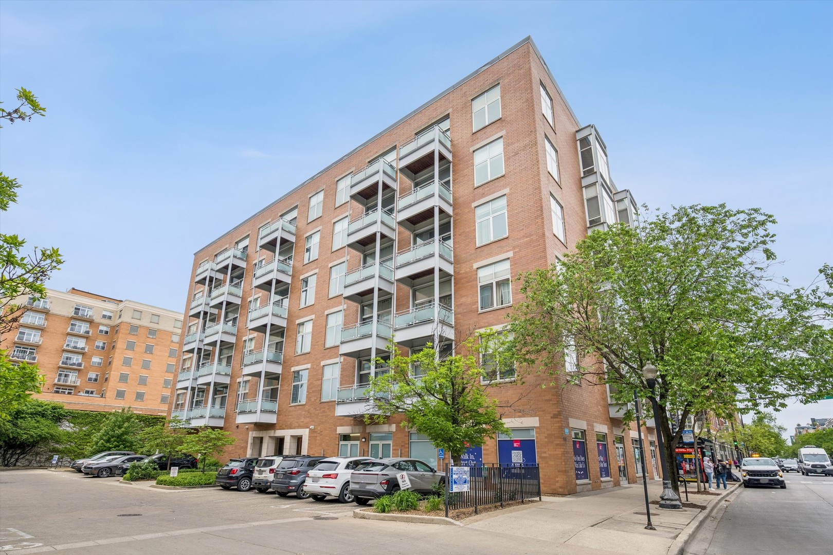 949 West Madison Street, Unit 406 Chicago, IL 60607 - Photo 1 of 17