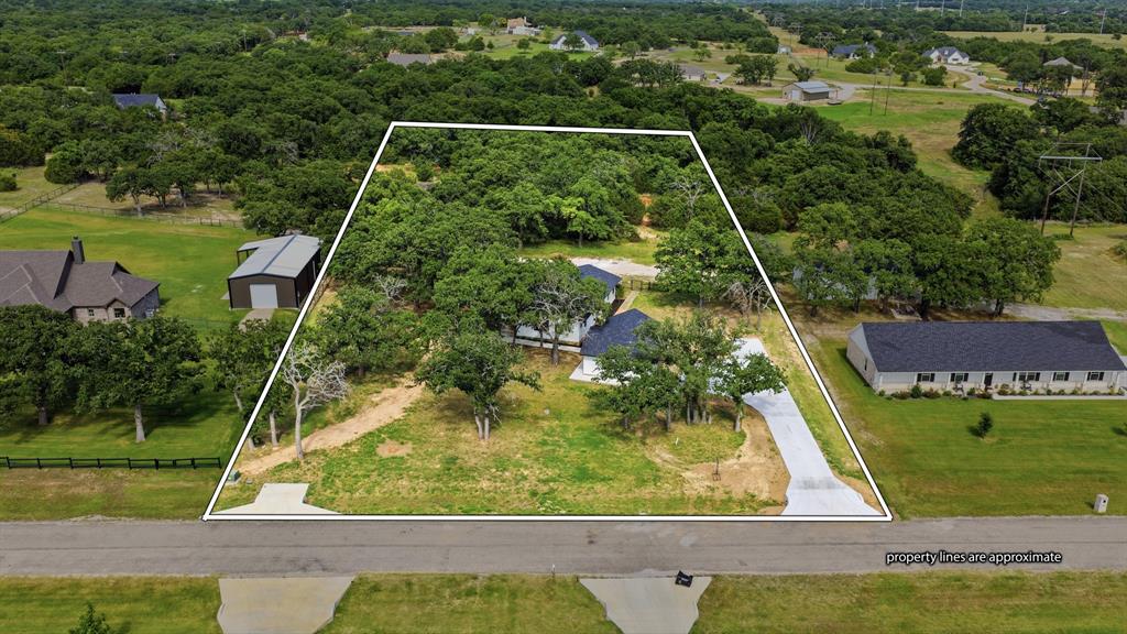 109 Aslan Road Poolville, TX 76487 - Photo 5 of 37