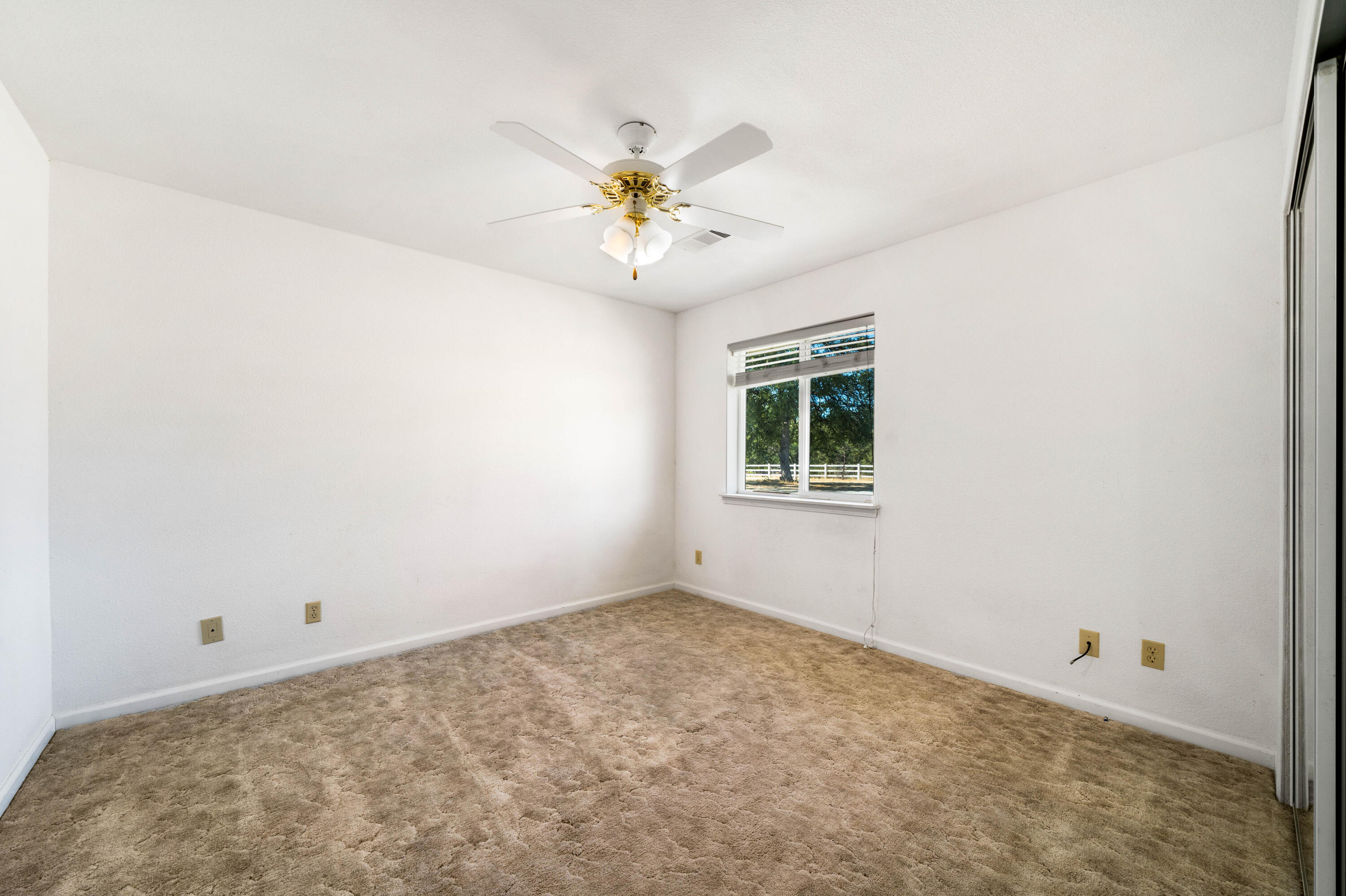 9449 Stillwater Road Redding, CA 96003 - Photo 17 of 34 HARRISONM-16