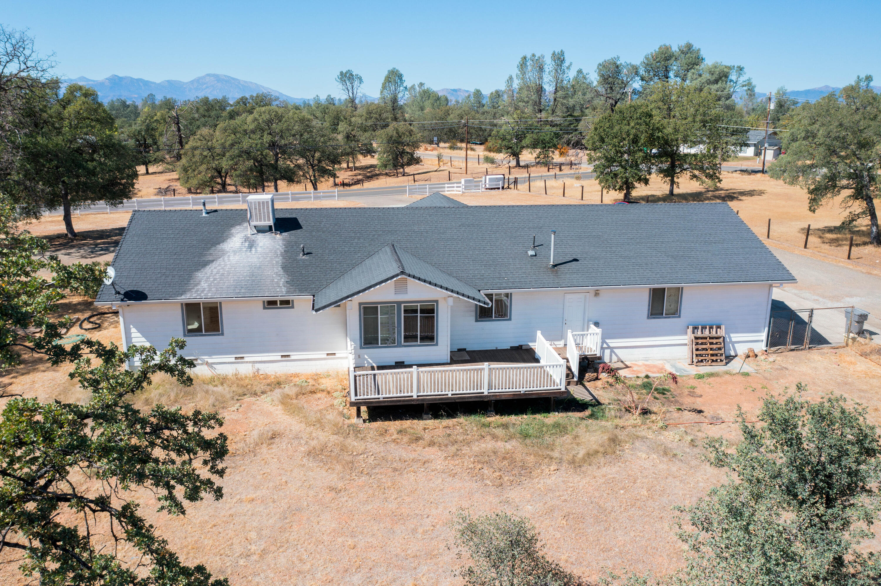 9449 Stillwater Road Redding, CA 96003 - Photo 28 of 34 HARRISONM-27