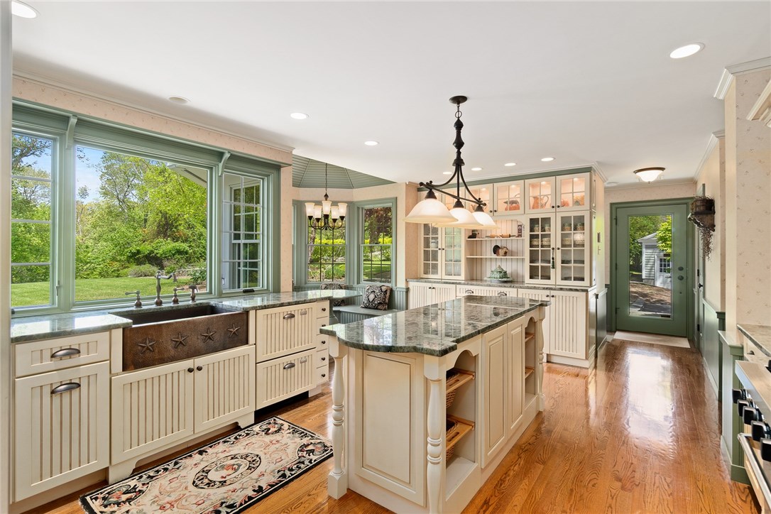 418 Poppasquash Road Bristol, RI 02809 - Photo 3 of 45
