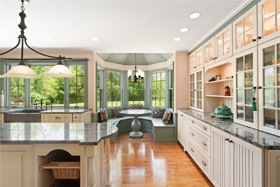 418 Poppasquash Road Bristol, RI 02809 - Photo 4 of 45