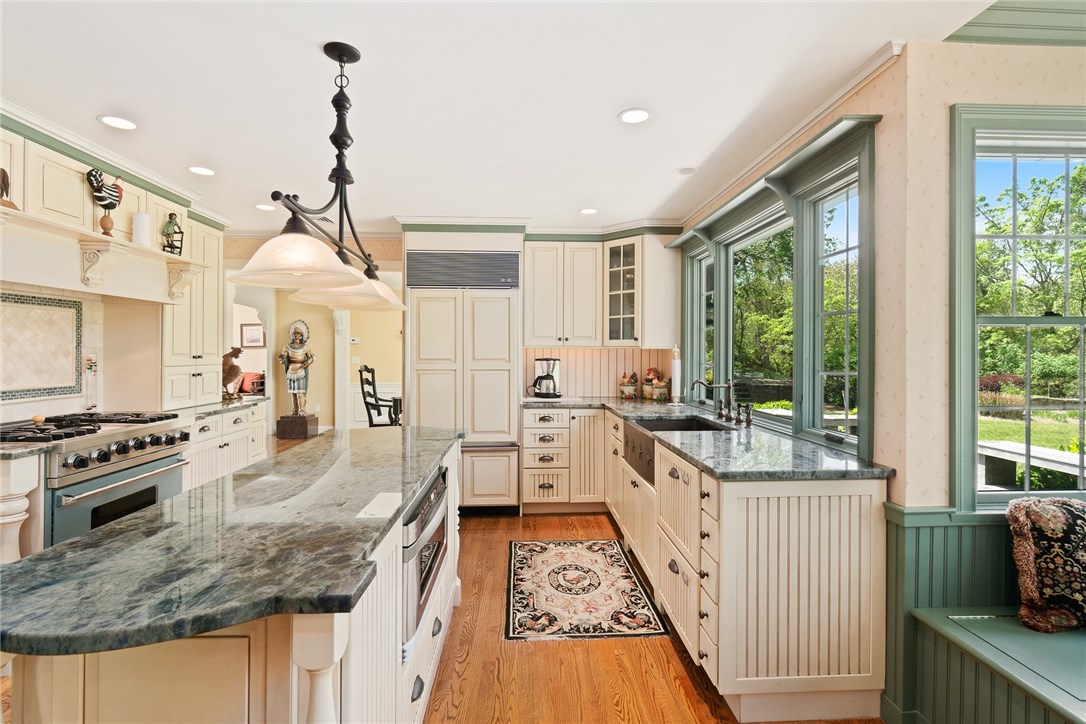 418 Poppasquash Road Bristol, RI 02809 - Photo 5 of 45