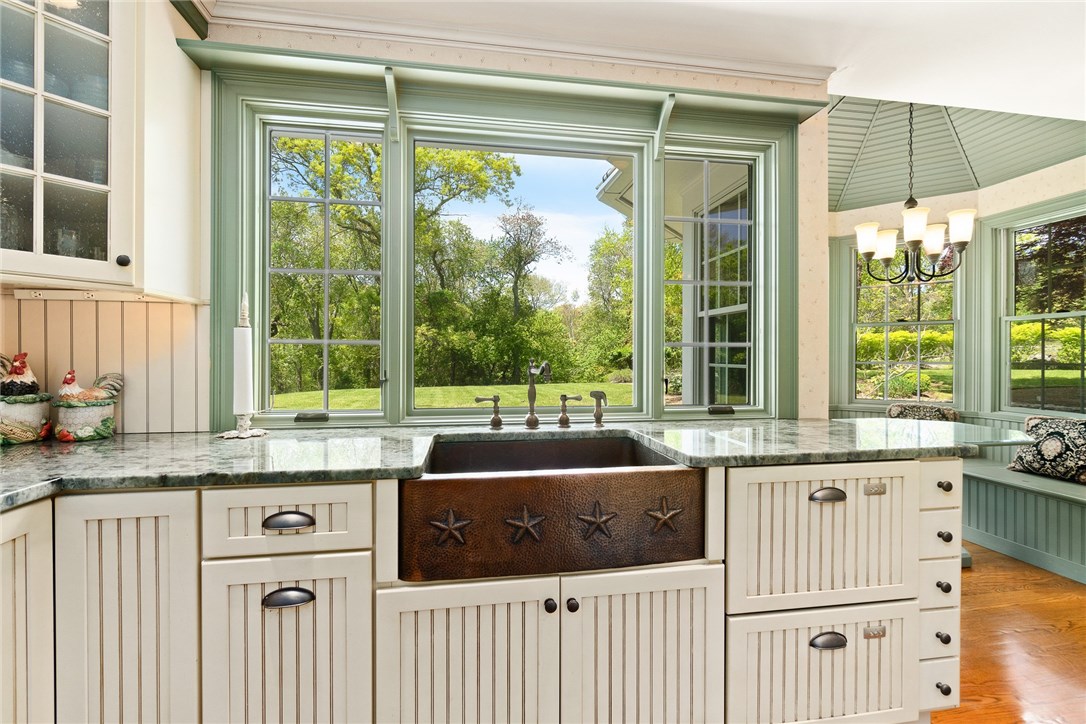 418 Poppasquash Road Bristol, RI 02809 - Photo 6 of 45