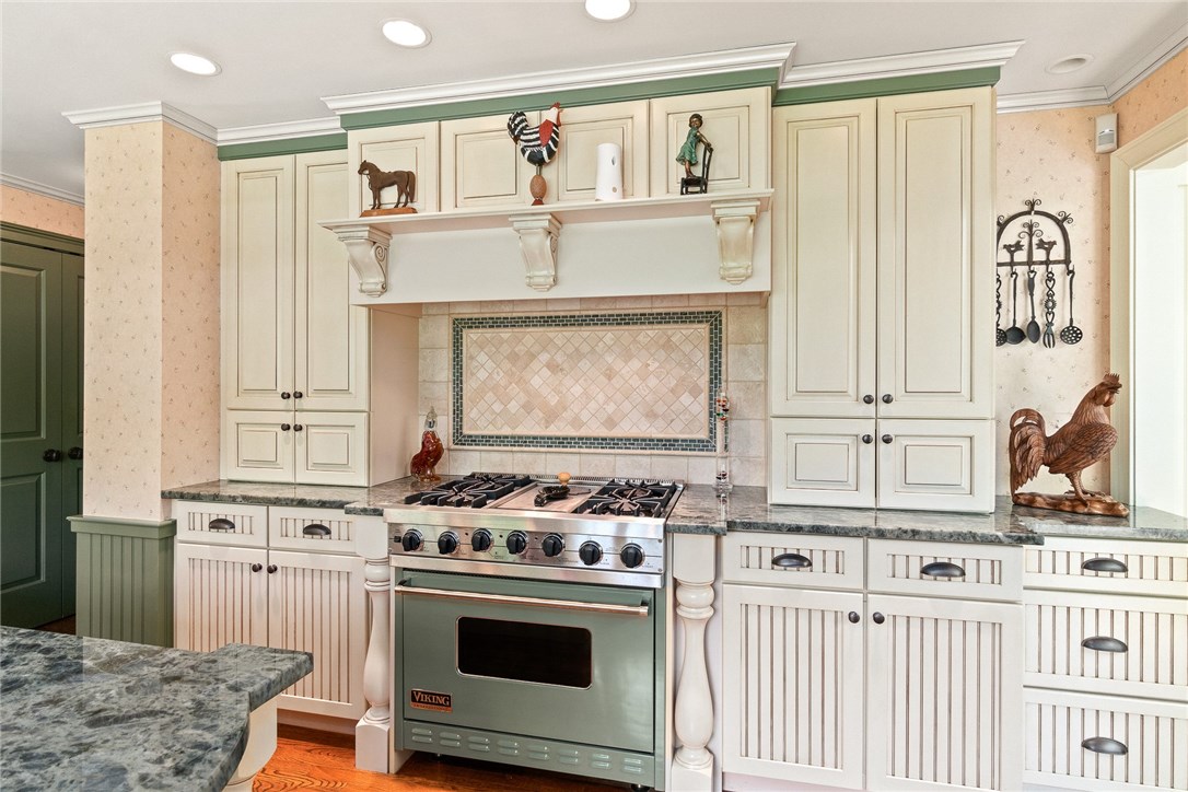 418 Poppasquash Road Bristol, RI 02809 - Photo 7 of 45