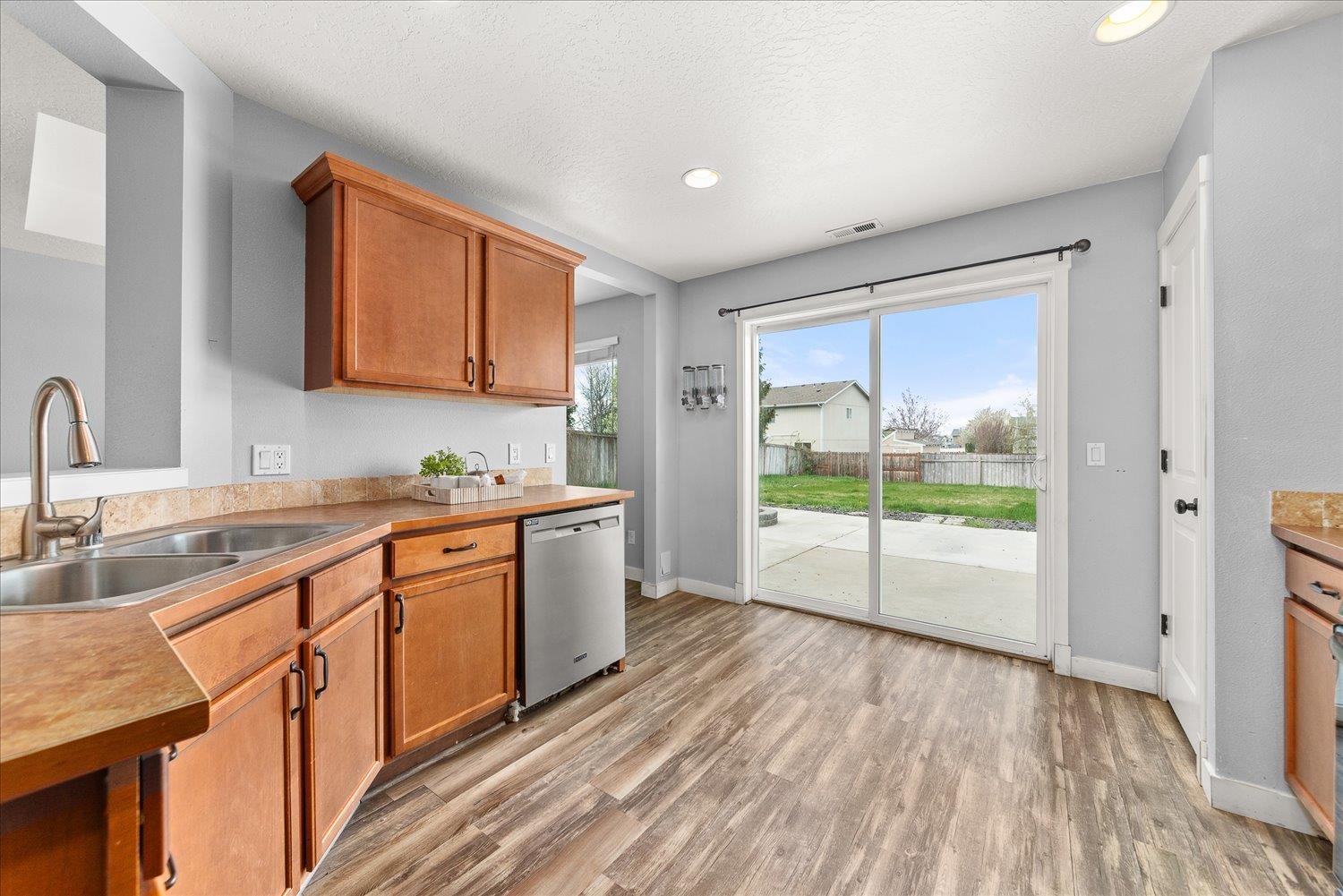 9726 West January Drive Cheney, WA 99004 - Photo 17 of 38