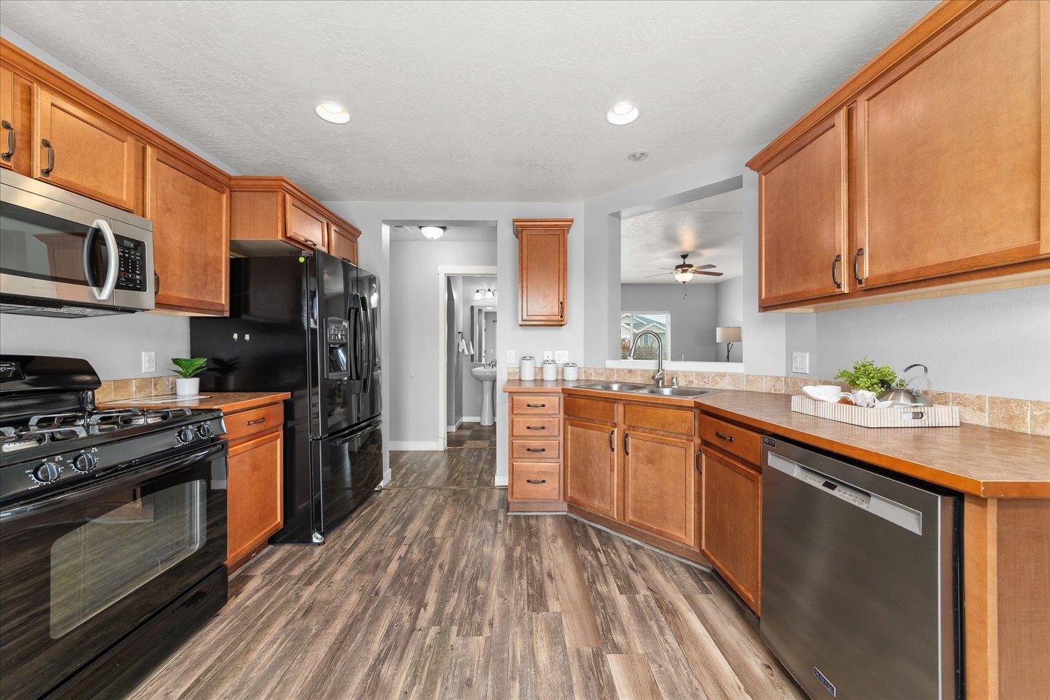 9726 West January Drive Cheney, WA 99004 - Photo 18 of 38