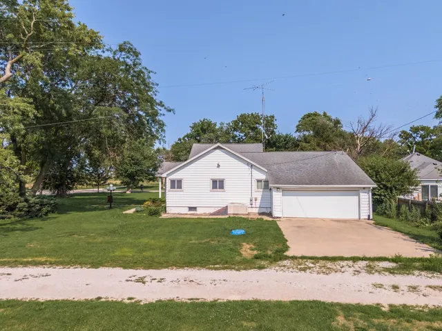 $170,000 | 13163 North 2760 East Road, Forrest, IL 61741