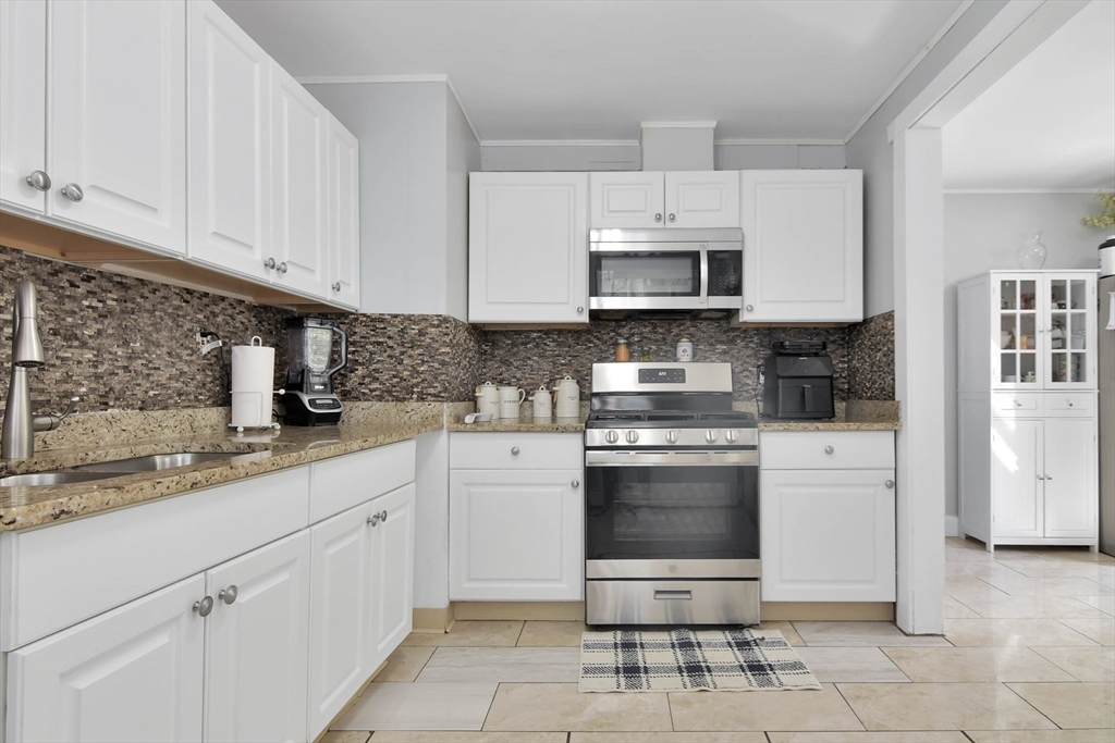 4 Katherine Street Lawrence, MA 01841 - Photo 5 of 31 Gallery Image 5