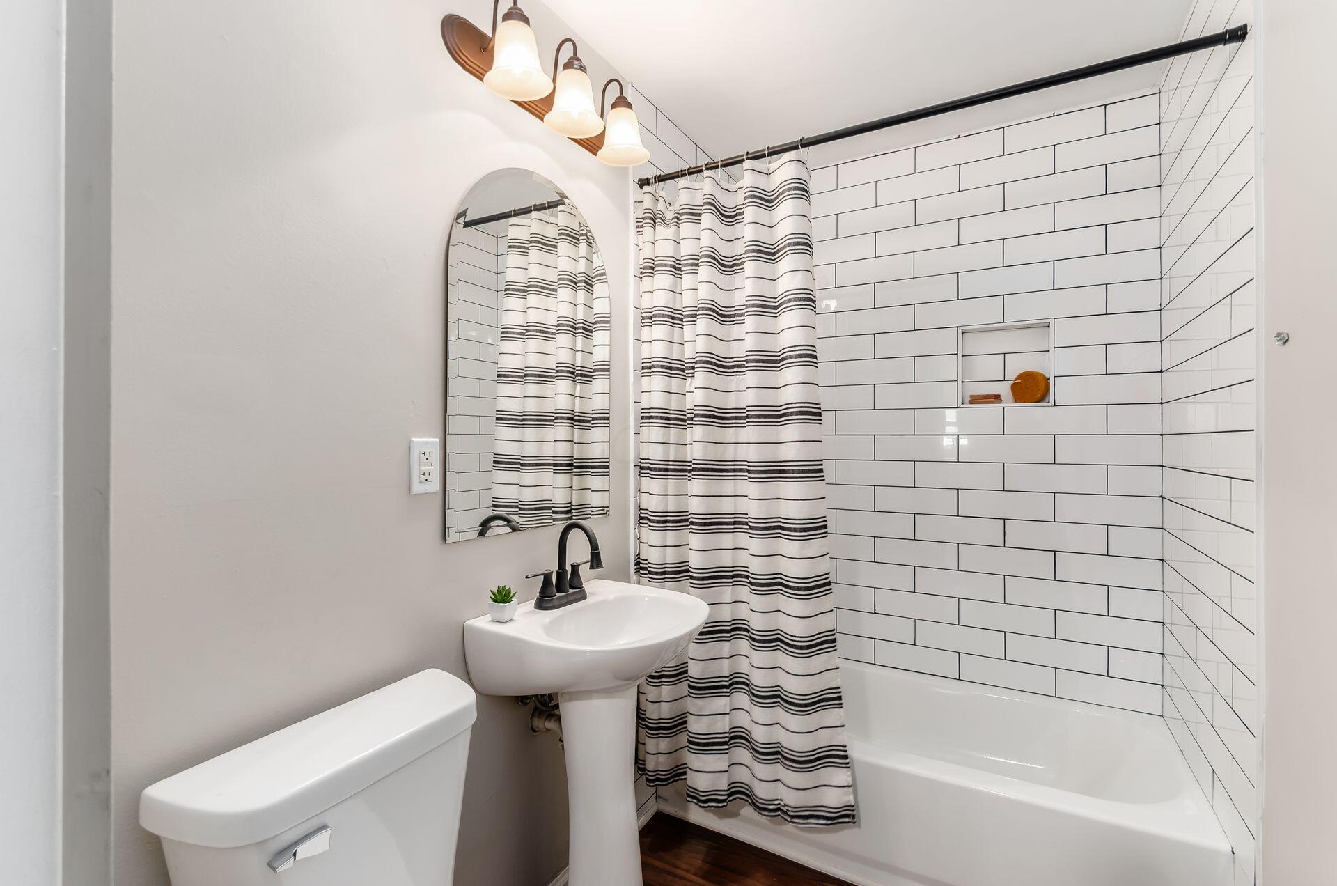 2283 Ward Road Columbus, OH 43224 - Photo 9 of 25 017_87d4b72_K 2283 Ward Rd033