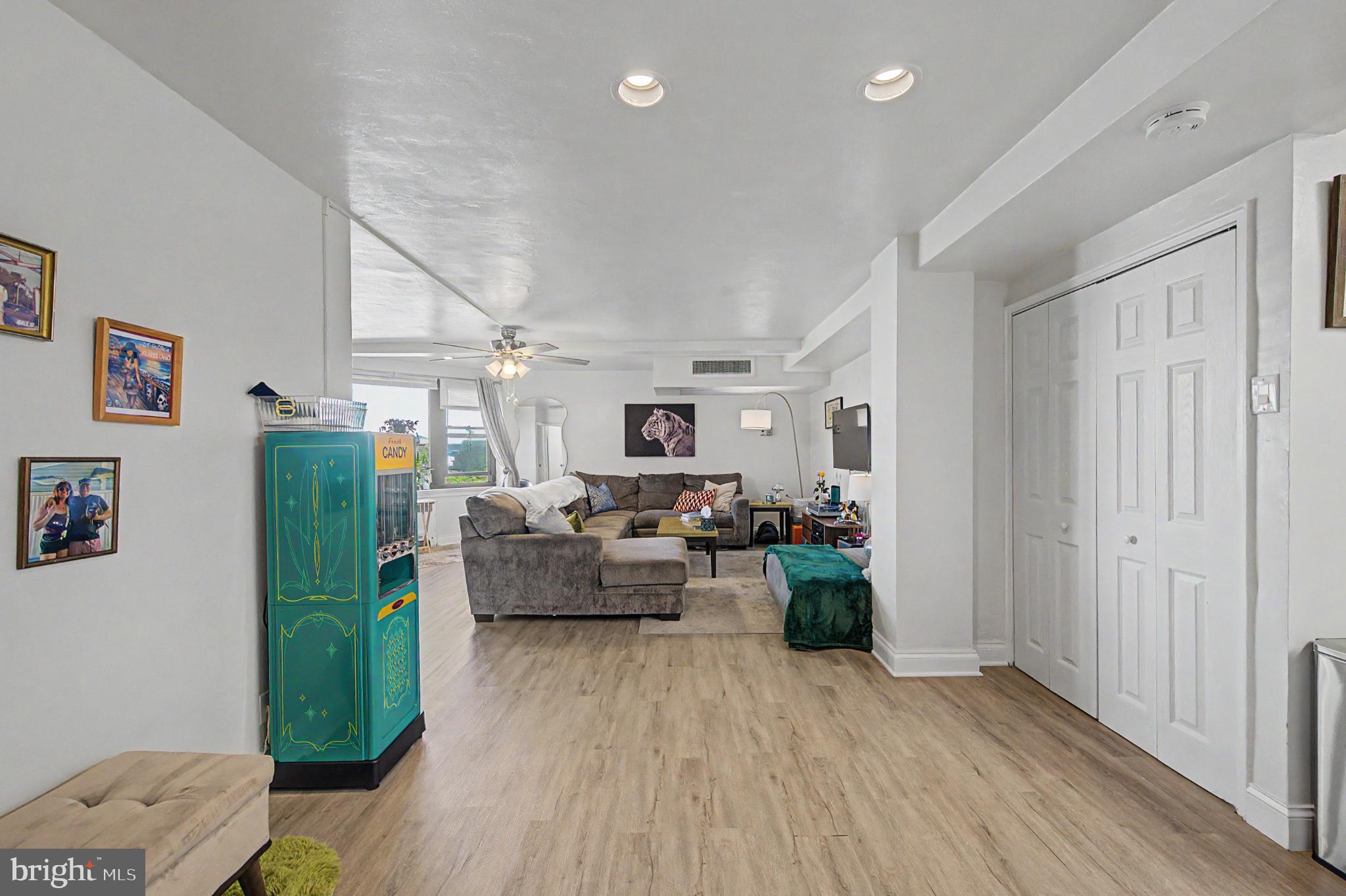 101 South Raleigh Avenue Atlantic City, NJ 08401 - Photo 7 of 26 Spacious, modern living area awaits you.