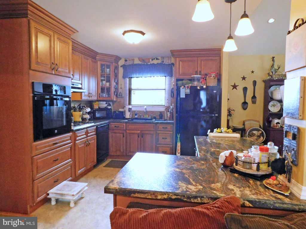 9727 Portis Road Philadelphia, PA 19115 - Photo 13 of 37