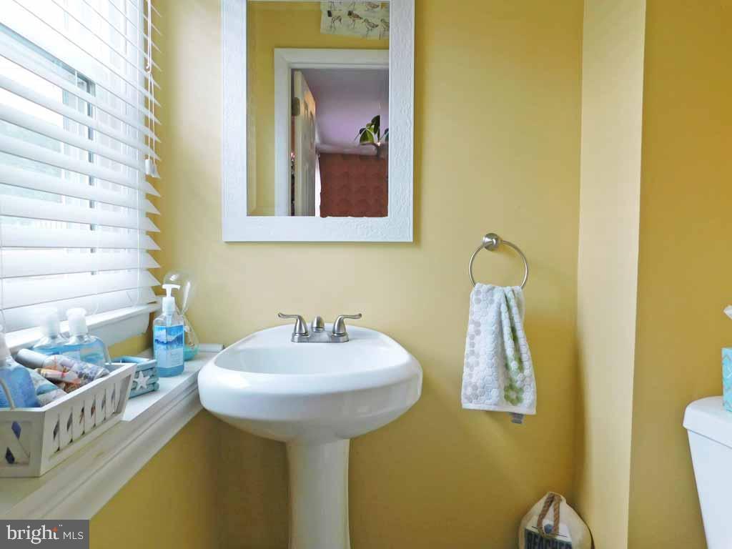 9727 Portis Road Philadelphia, PA 19115 - Photo 16 of 37
