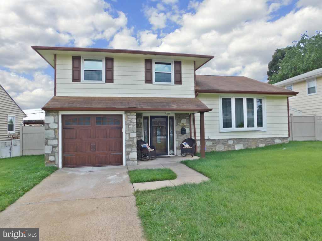 9727 Portis Road Philadelphia, PA 19115 - Photo 3 of 37