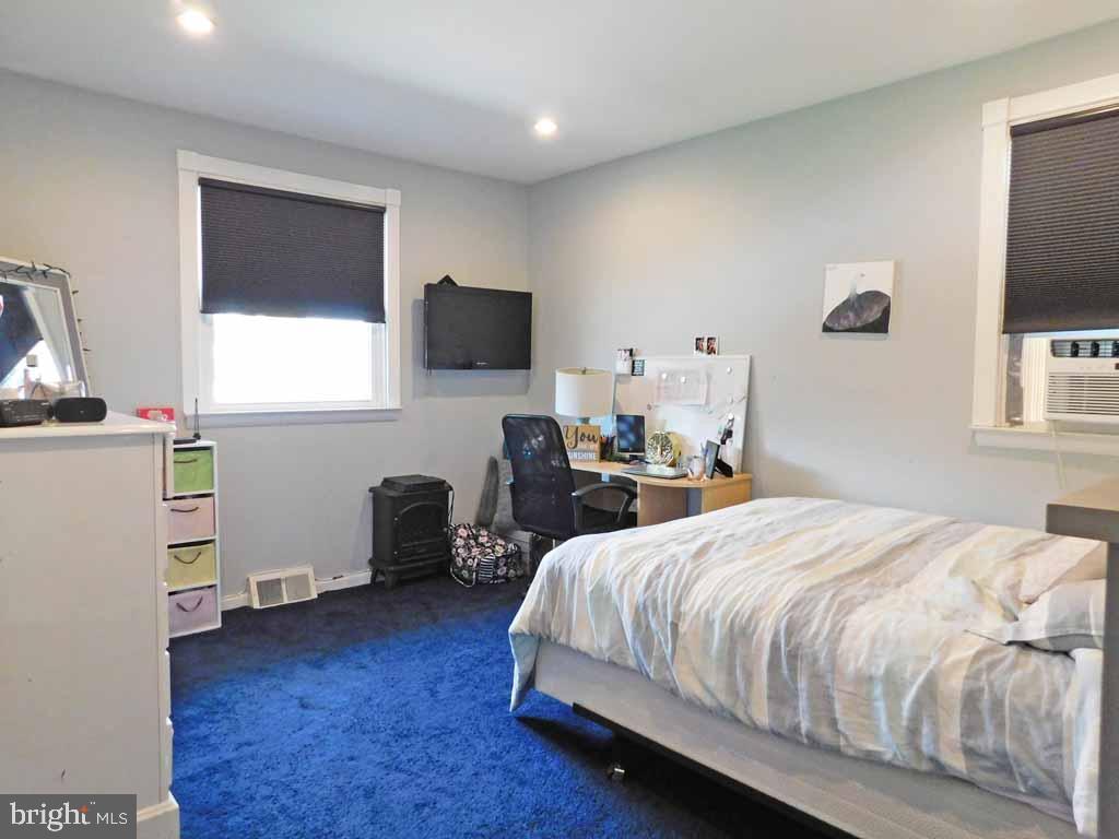 9727 Portis Road Philadelphia, PA 19115 - Photo 23 of 37