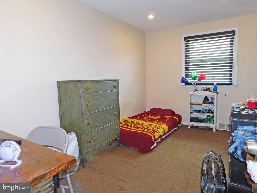 9727 Portis Road Philadelphia, PA 19115 - Photo 25 of 37