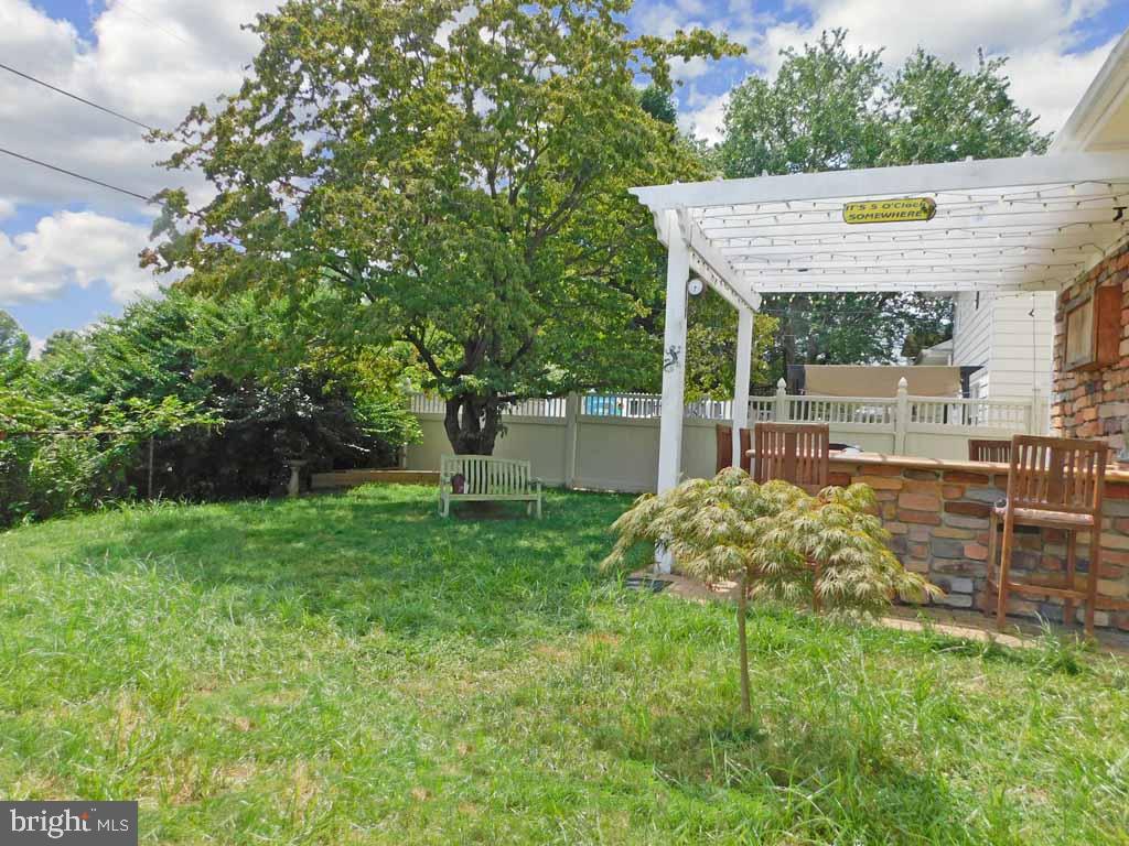 9727 Portis Road Philadelphia, PA 19115 - Photo 35 of 37