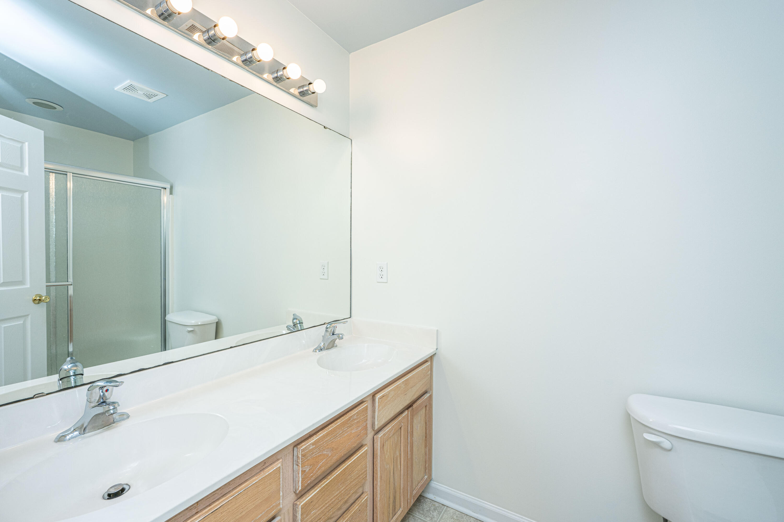 169 Darcy Avenue Goose Creek, SC 29445 - Photo 10 of 45 169DarcyAve035