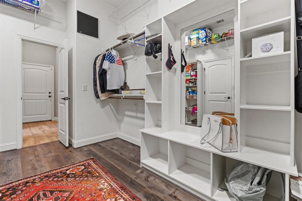9708 Puma Trail Godley, TX 76044 - Photo 18 of 40 a view of walk in closet