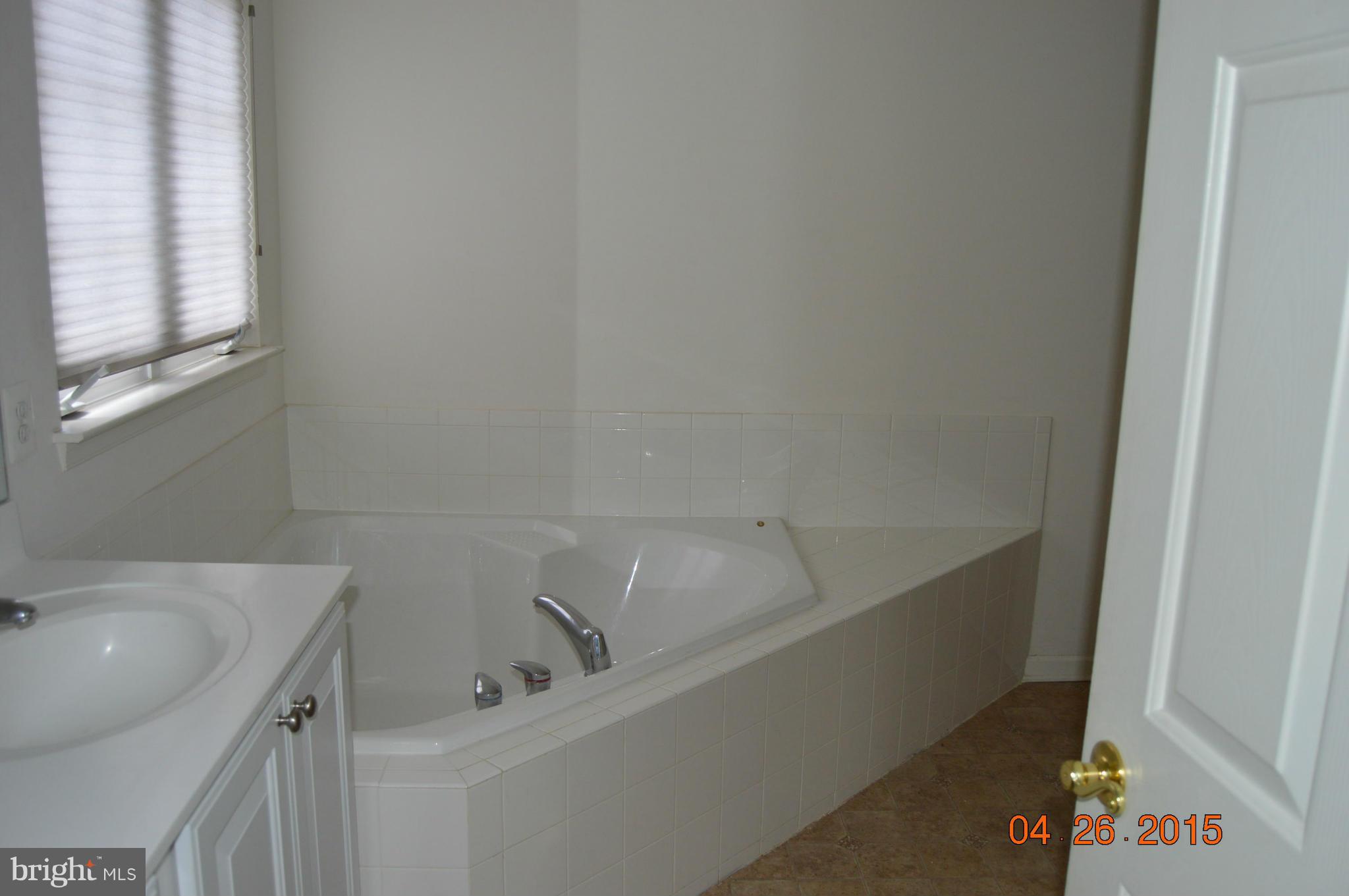 7806 Callington Way Hanover, MD 21076 - Photo 12 of 19 Bath (Master)
