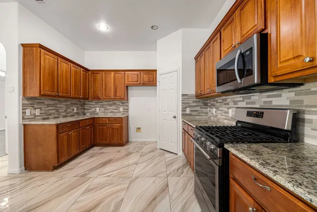 $395,000 | 2816 Pedernales Falls Drive, Pflugerville, TX 78660