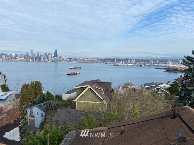 1701 41st Avenue Southwest Seattle, WA 98116 - Photo 17 of 21