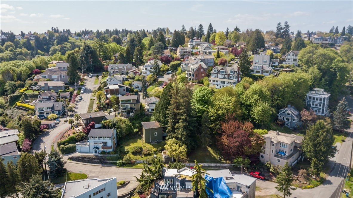 1701 41st Avenue Southwest Seattle, WA 98116 - Photo 9 of 21 a view of a city
