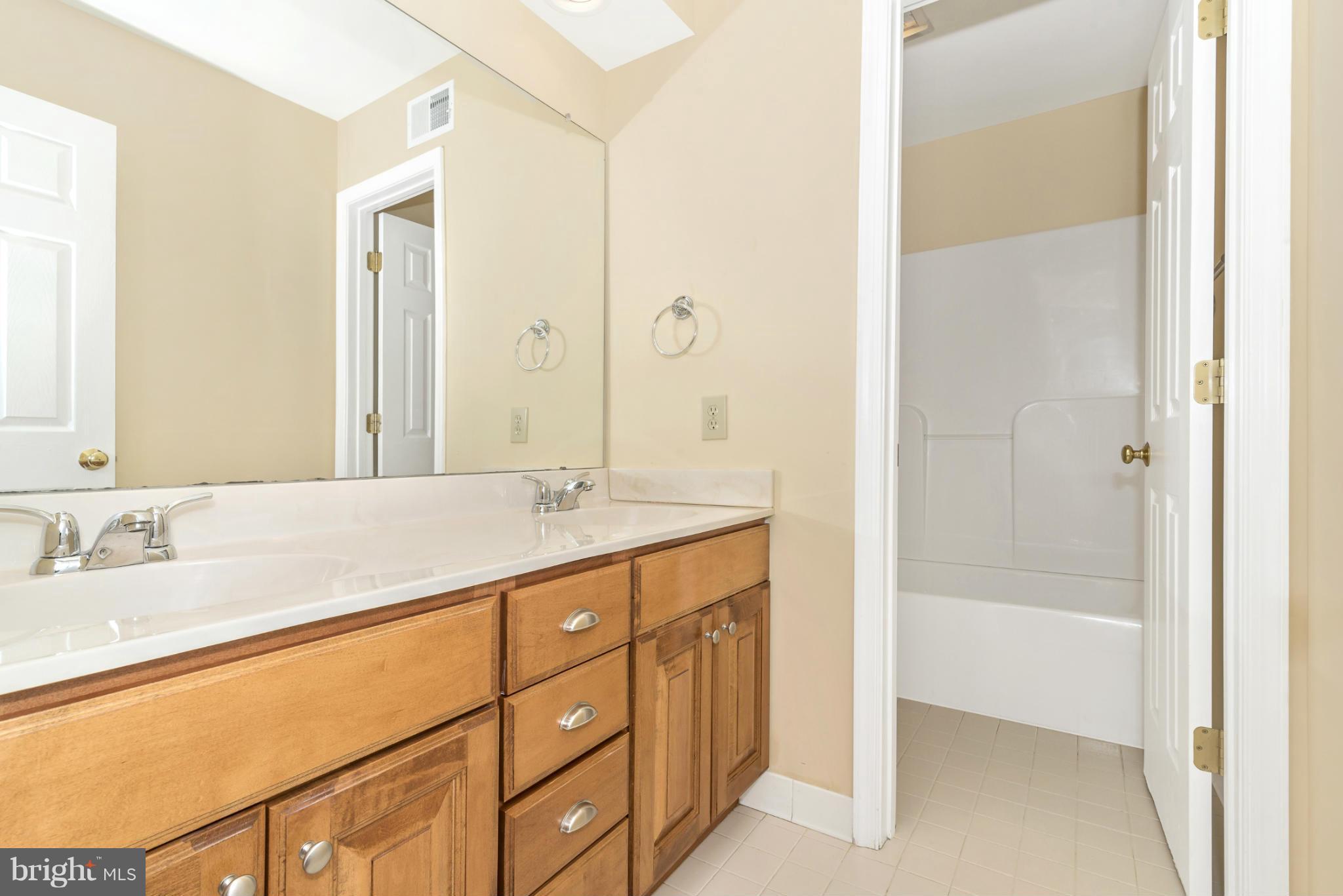 6518 Detrick Road Mount Airy, MD 21771 - Photo 14 of 30 Bath