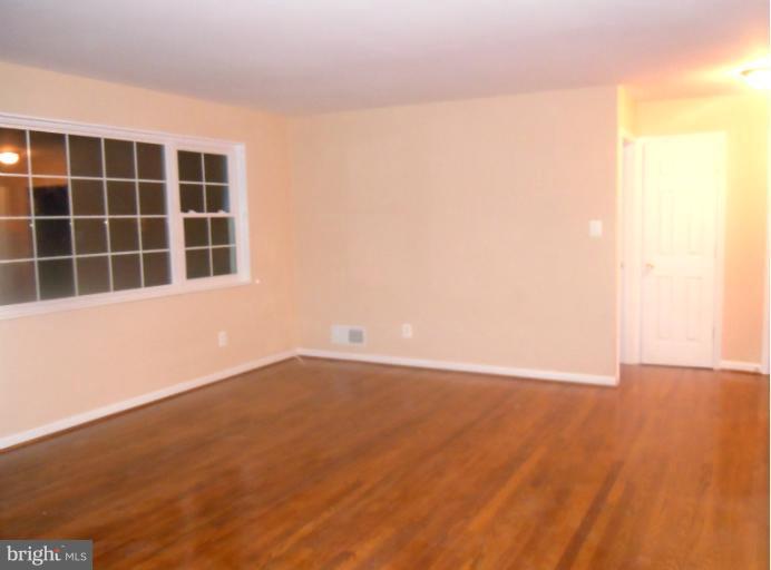 3710 Ralph Road Silver Spring, MD 20906 - Photo 3 of 15 Living Room