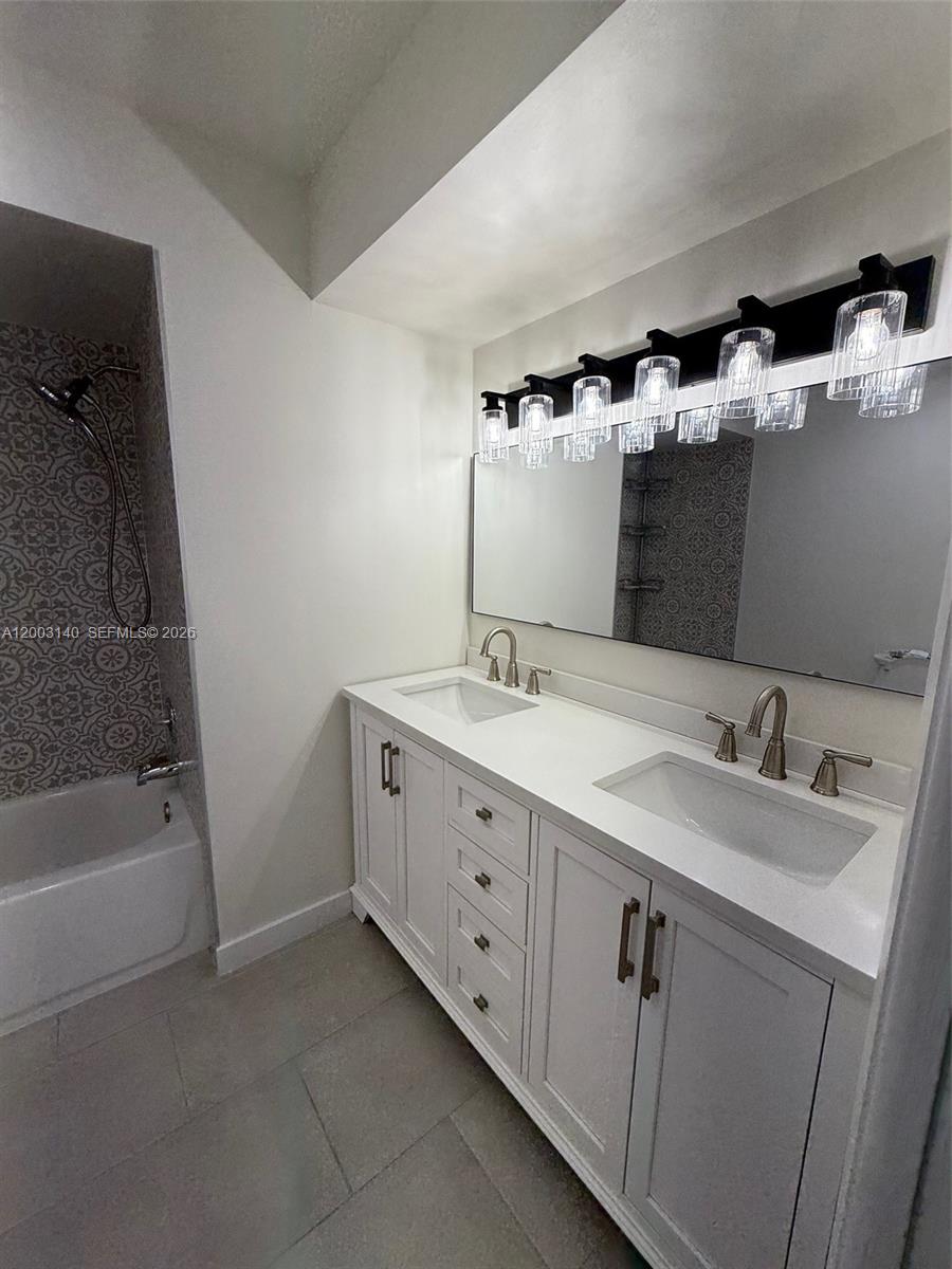 531 Southwest 89th Court, Unit 1 Miami, FL 33174 - Photo 24 of 35 Master bathroom