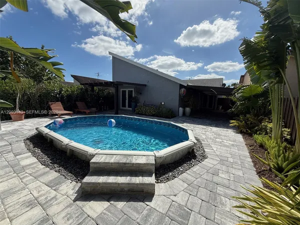 $4,300 | 531 Southwest 89th Court, Unit 1, Miami, FL 33174