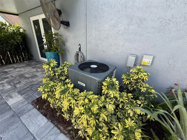 $4,300 | 531 Southwest 89th Court, Unit 1, Miami, FL 33174